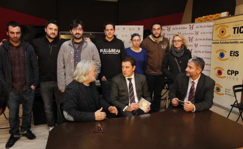 Alumnos da Escola de Imaxe e Son fan prcticas reais gravando un CD de cantos de Nadal con fins solidarios