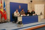 foto da rolda de prensa de presentacion dos encontro, de esquerda a dereita, Arturo Vaquero, Gómez Besteiro (Presidente da Deputación), María Hervera e José Corredoira (Director da Escola de Imaxe e Son